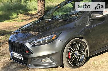 Хэтчбек Ford Focus 2016 в Киеве