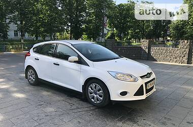 Хэтчбек Ford Focus 2012 в 