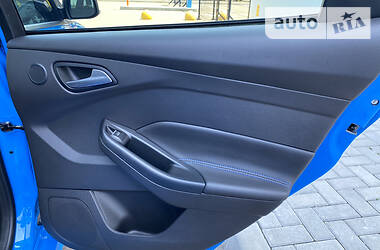 Хетчбек Ford Focus 2016 в 