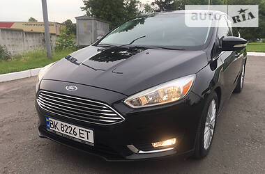 Седан Ford Focus 2015 в 