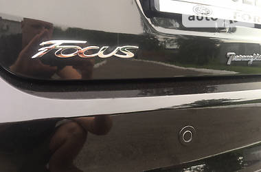 Седан Ford Focus 2015 в 