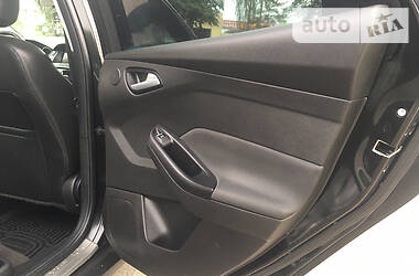 Седан Ford Focus 2015 в 