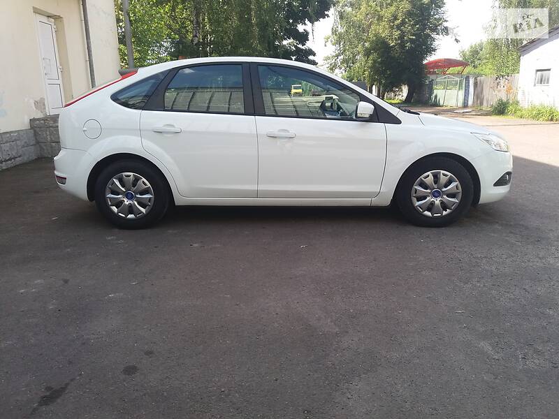 Хетчбек Ford Focus 2010 в Радивиліві