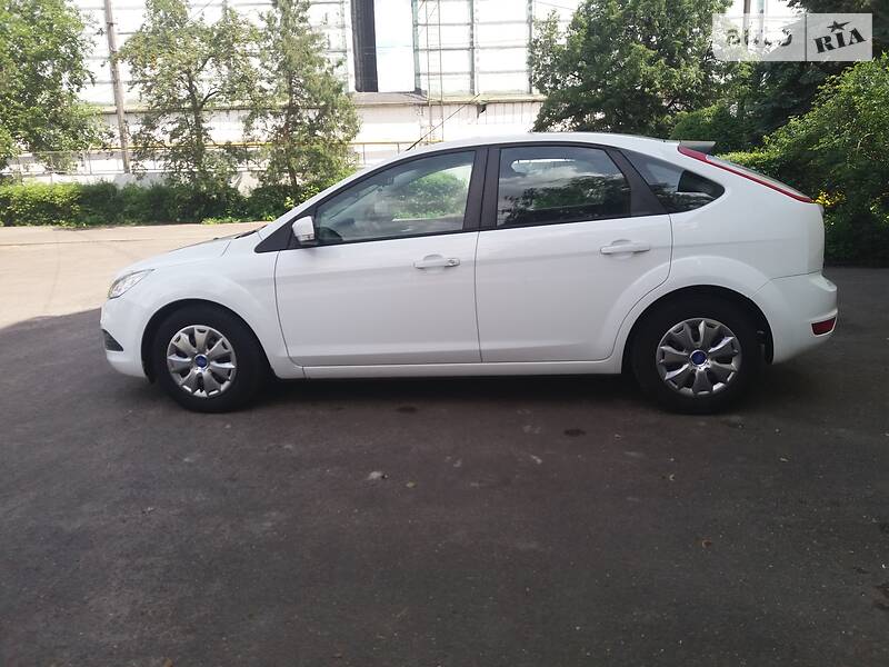 Хетчбек Ford Focus 2010 в Радивиліві