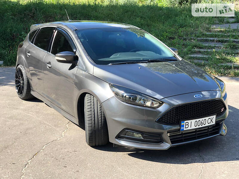 Хетчбек Ford Focus 2015 в Полтаві