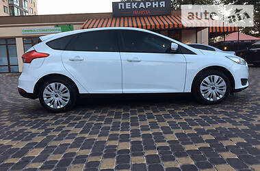 Хетчбек Ford Focus 2016 в 
