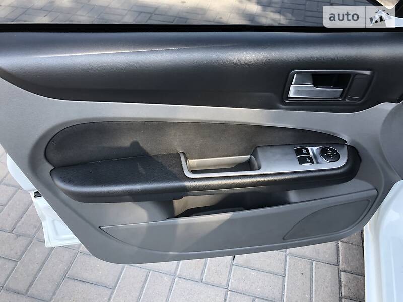 Хетчбек Ford Focus 2010 в Києві фото 12 Хетчбек Ford Focus 2010 в Києві