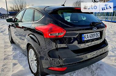 Хэтчбек Ford Focus 2015 в Киеве