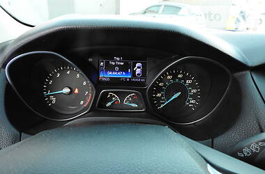 Хэтчбек Ford Focus 2012 в 