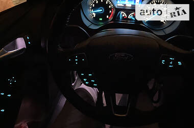 Седан Ford Focus 2015 в 