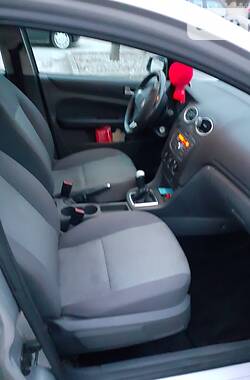 Хэтчбек Ford Focus 2006 в Оброшином