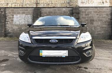 Хэтчбек Ford Focus 2010 в 