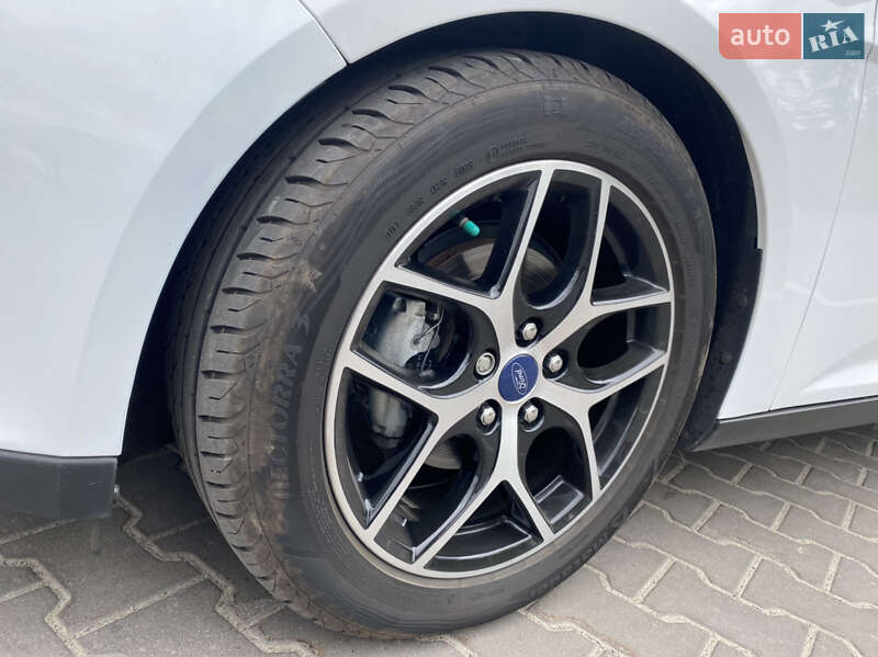Седан Ford Focus 2017 в Киеве