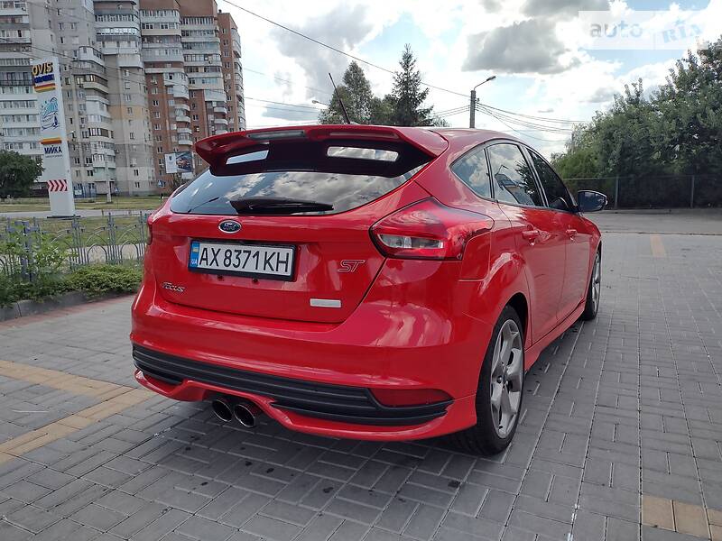 Хэтчбек Ford Focus 2015 в Харькове