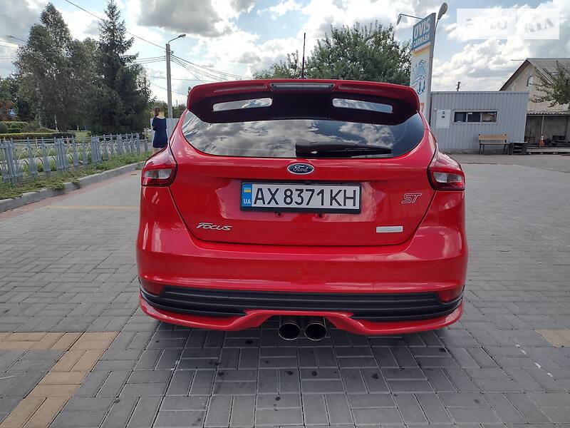 Хэтчбек Ford Focus 2015 в Харькове