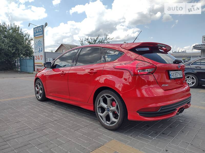 Хэтчбек Ford Focus 2015 в Харькове
