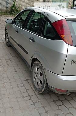 Хетчбек Ford Focus 2001 в Новояворівську