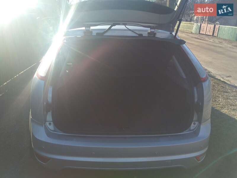 Хэтчбек Ford Focus 2011 в Золотоноше