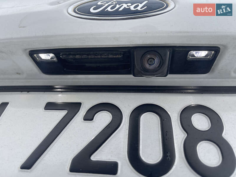 Седан Ford Focus 2017 в Киеве