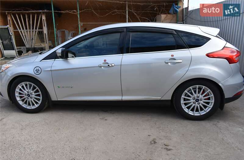 Хэтчбек Ford Focus 2016 в Одессе