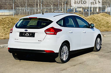 Хетчбек Ford Focus 2016 в 