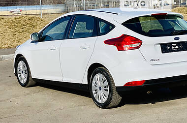 Хетчбек Ford Focus 2016 в 