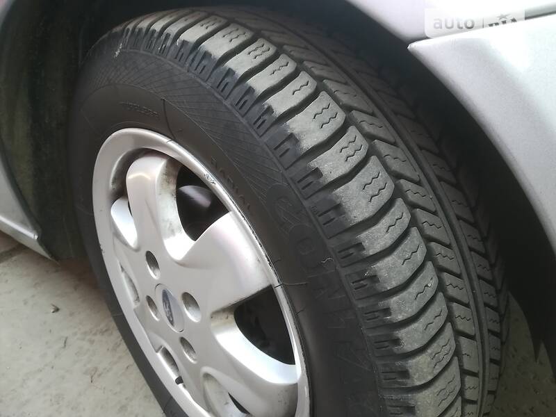 Хэтчбек Ford Focus 2004 в Львове