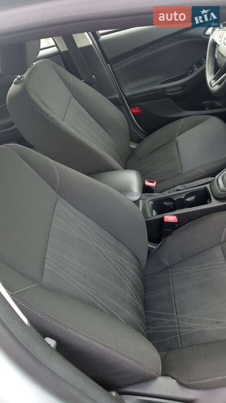 Седан Ford Focus 2015 в Днепре фото 12 Седан Ford Focus 2015 в Днепре