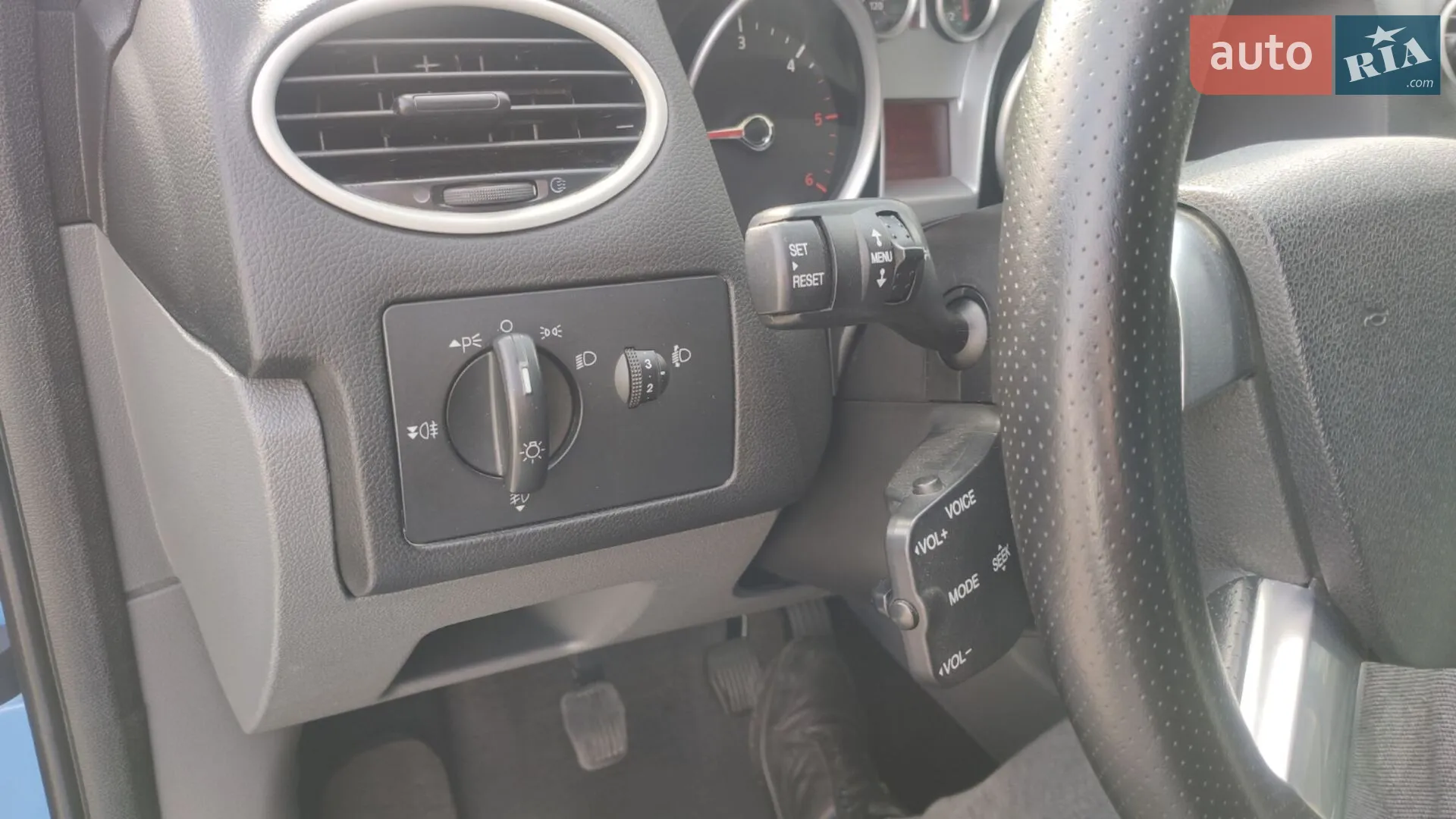 Ford Focus 2010 VIN WF0SXXGCDSAU13471 фото оголошення 10 з 32