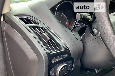 Седан Ford Focus 2018 в 