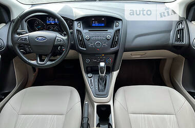 Седан Ford Focus 2015 в Стрию