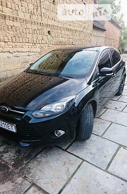 Хэтчбек Ford Focus 2012 в 