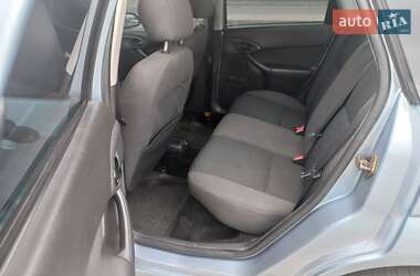 Седан Ford Focus 2004 в 