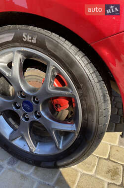 Седан Ford Focus 2014 в 