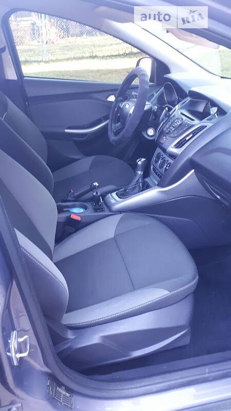 Хетчбек Ford Focus 2014 в Воловцю