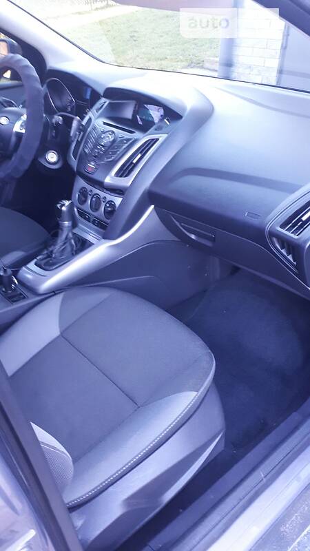 Хетчбек Ford Focus 2014 в Воловцю