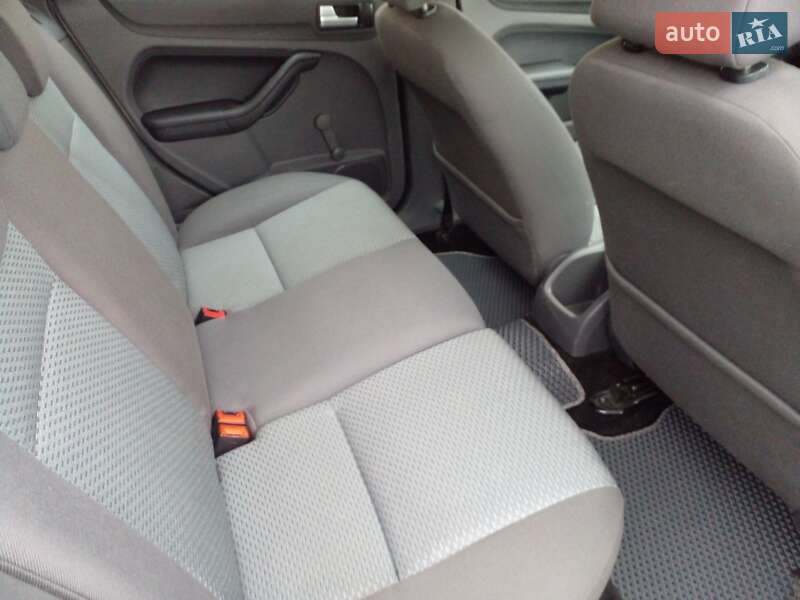 Универсал Ford Focus 2006 в Бориславе