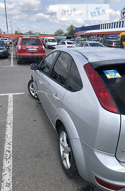 Хэтчбек Ford Focus 2010 в 