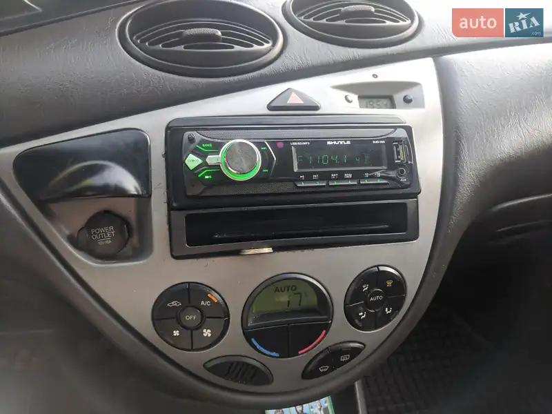 Хетчбек Ford Focus 2004 в 