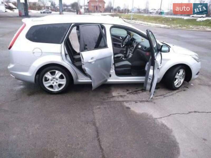 Універсал Ford Focus 2010 в Ратному