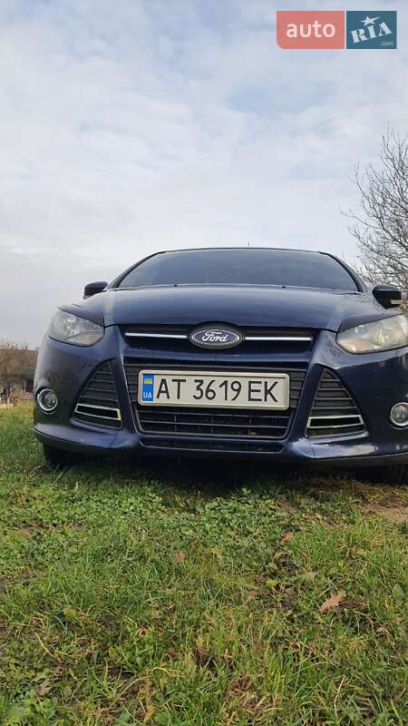Хэтчбек Ford Focus 2013 в 