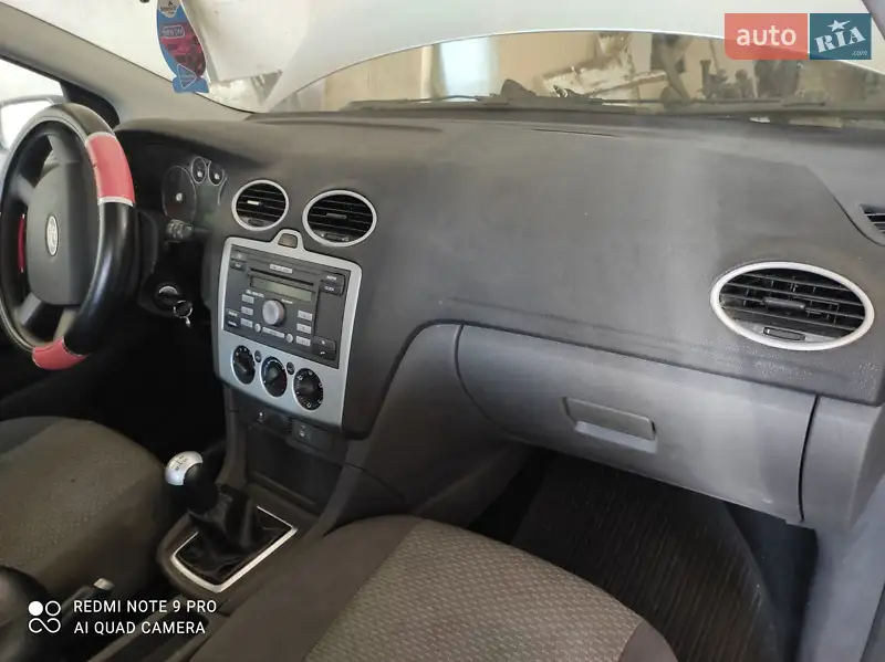 Ford Focus 2006 VIN WF0WXXGCDW6L70921 фото оголошення 6 з 44