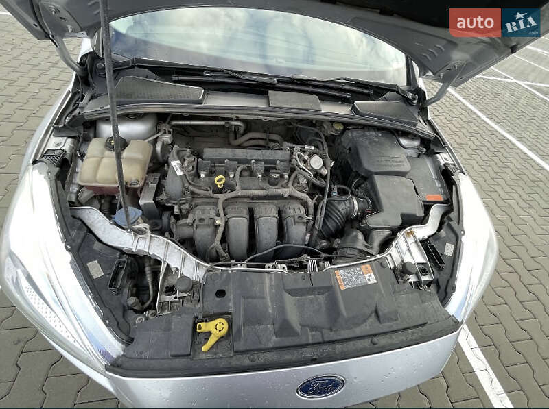 Седан Ford Focus 2016 в Киеве фото 5 Седан Ford Focus 2016 в Киеве