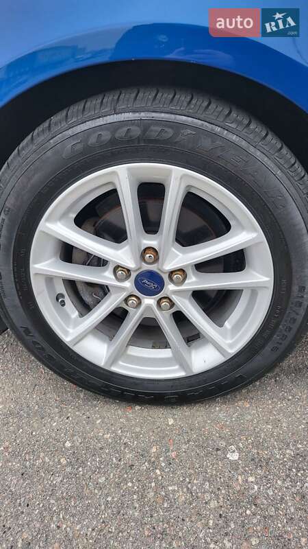 Седан Ford Focus 2017 в Киеве