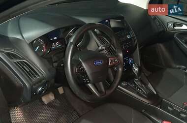 Седан Ford Focus 2015 в 