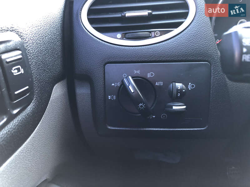 Хэтчбек Ford Focus 2008 в Киеве фото 5 Хэтчбек Ford Focus 2008 в Киеве