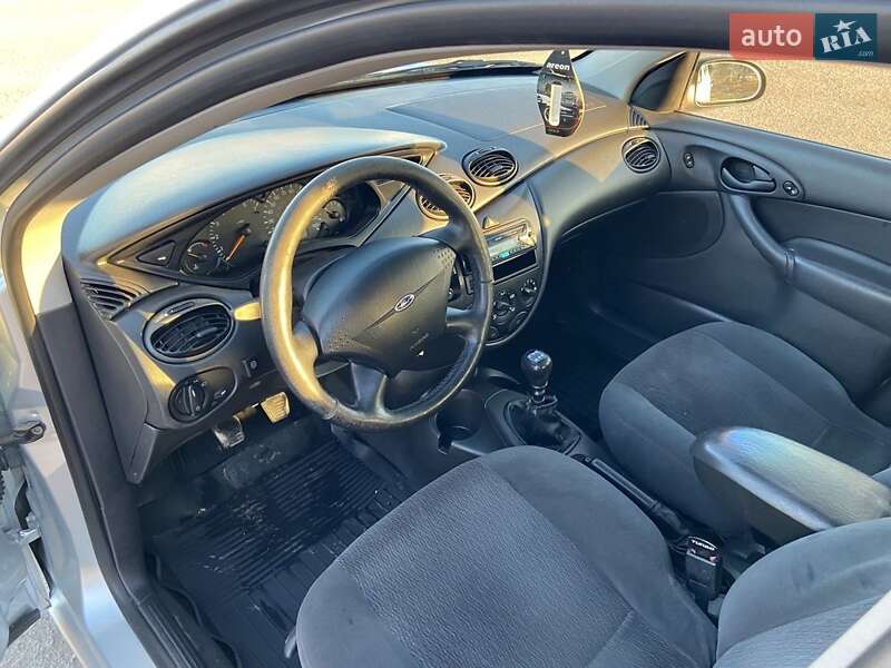 Седан Ford Focus 2001 в Южноукраинске