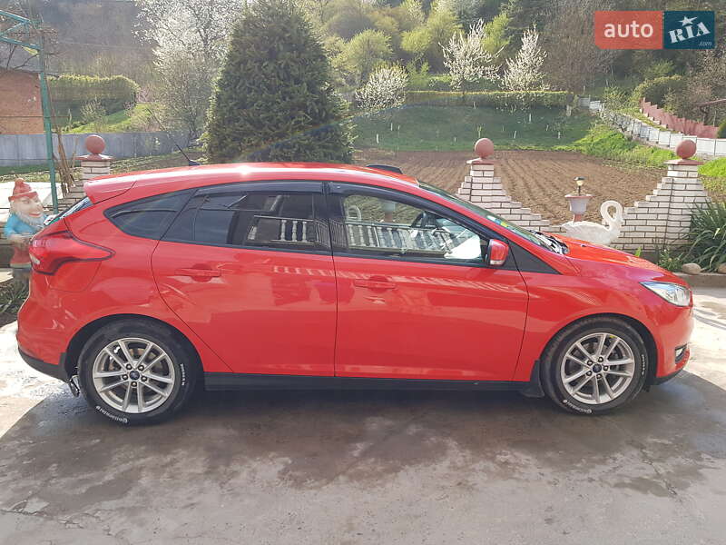 Хэтчбек Ford Focus 2015 в Ивано-Франковске
