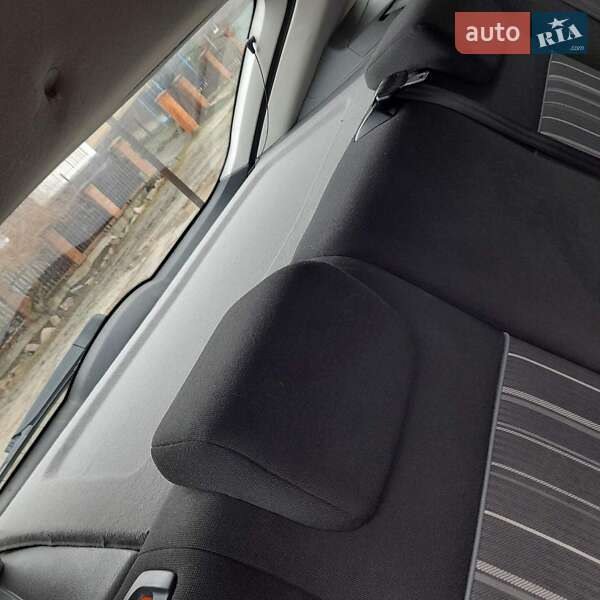 Хэтчбек Ford Focus 2010 в Кременце фото 19 Хэтчбек Ford Focus 2010 в Кременце