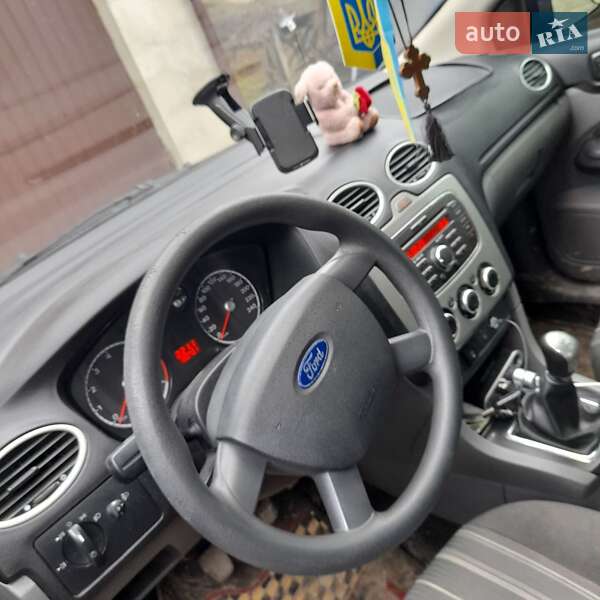 Хэтчбек Ford Focus 2010 в Кременце